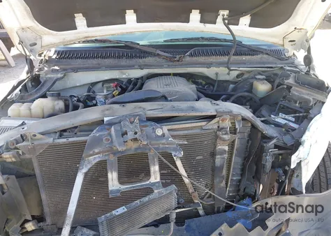 2002 Chevrolet Silverado 1500 из США, поврежденный, VIN 1GCEC14T62Z116549